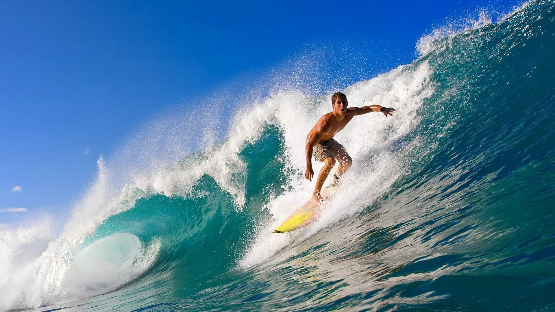 梅西第八次捧起金球奖 刷新历史纪录再创足坛传奇